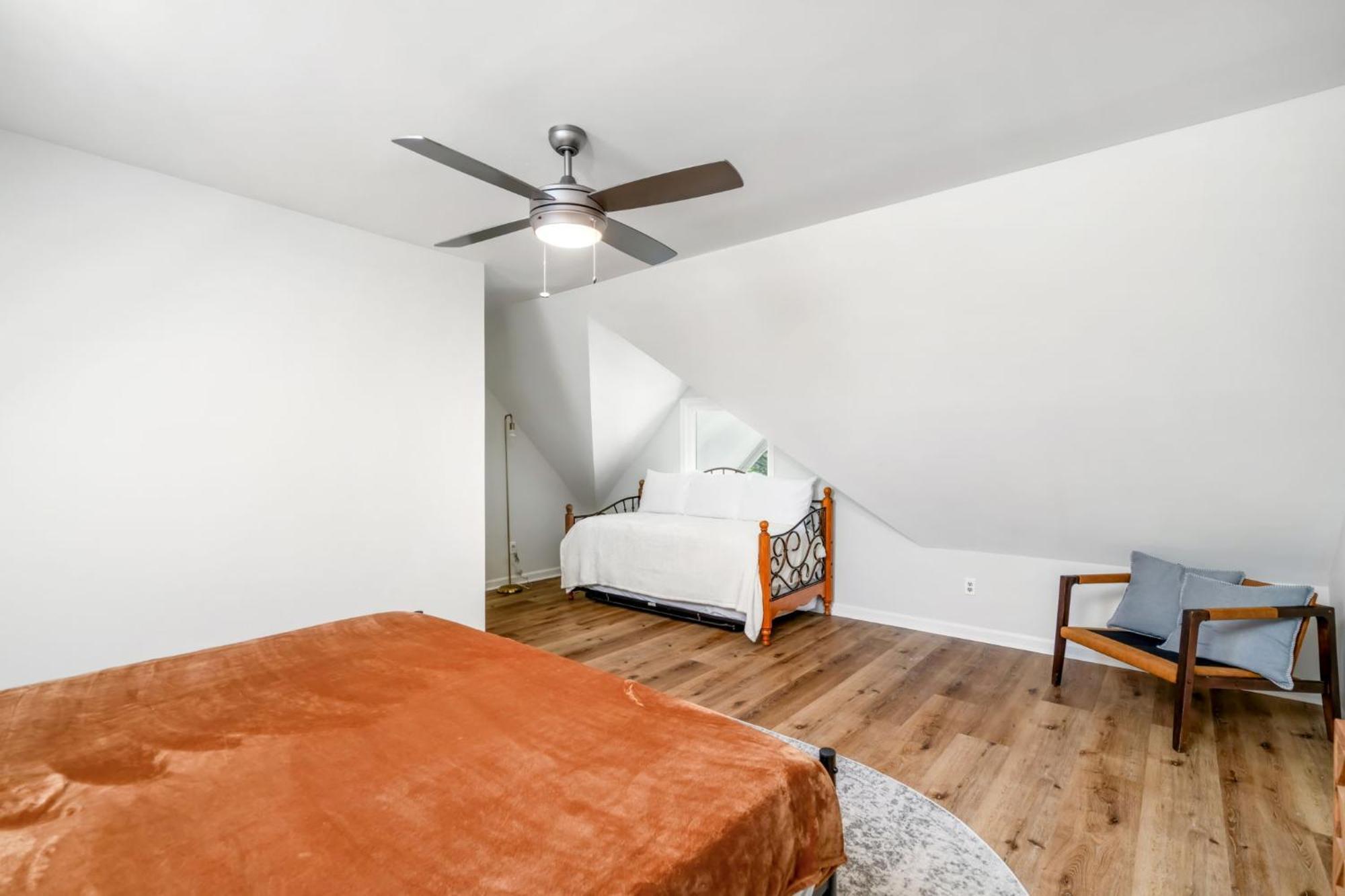 Remodeled And New - Walk To Downtown Auburn Exterior foto